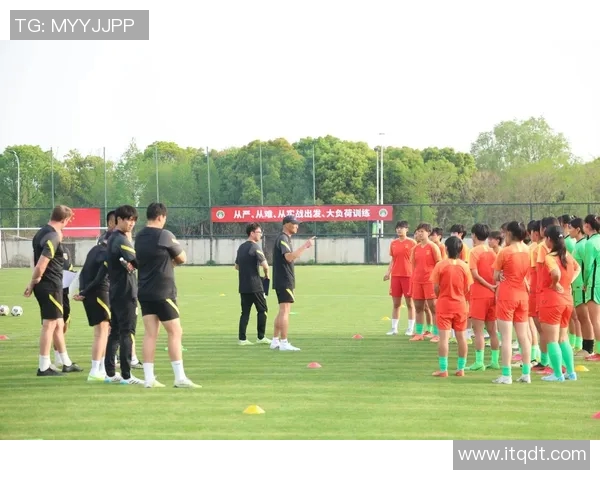 南京飞盘队如何通过控制革新提升竞技水平与团队协作能力 南京飞盘队如何通过控制革新提升竞技水平与团队协作能力