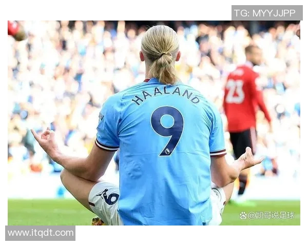 足球明星庆祝动作简单却充满激情引发球迷热烈响应 足球明星庆祝动作简单却充满激情引发球迷热烈响应