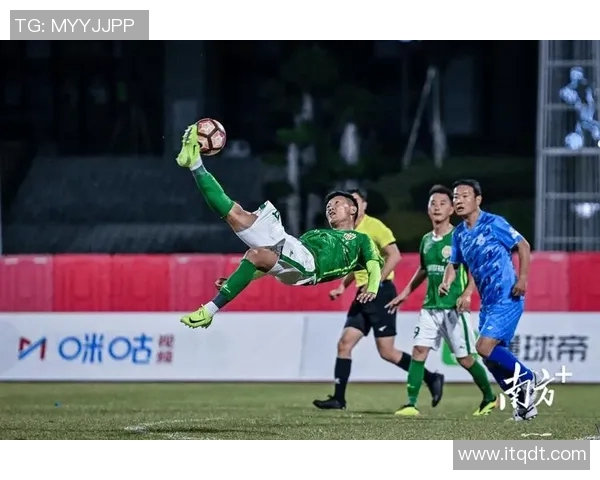 足球明星现场跑位技巧揭秘精彩瞬间回顾与分析 足球明星现场跑位技巧揭秘精彩瞬间回顾与分析