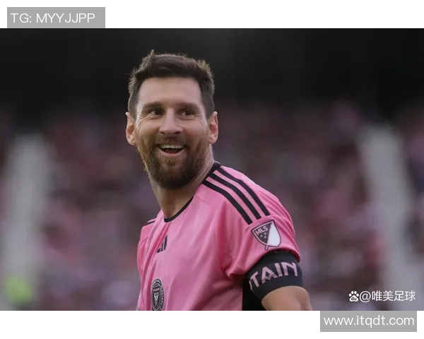 全足球明星广告盛典揭幕球场巨星齐聚展现无限魅力与激情