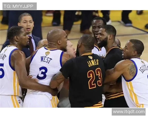 广州篮球队实力揭秘:从战术到球员全面剖析球队的辉煌与挑战 广州篮球队实力揭秘:从战术到球员全面剖析球队的辉煌与挑战